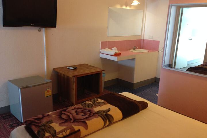 Room 7 of 11