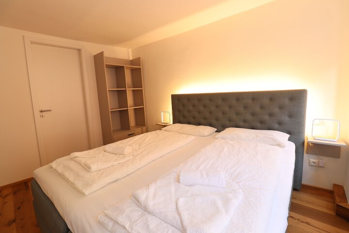 Room 56 of 102