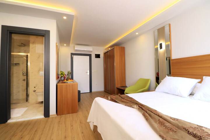 Room 7 of 36