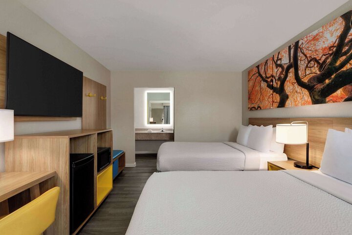 2 Double Beds Deluxe Room (7 of 8)
