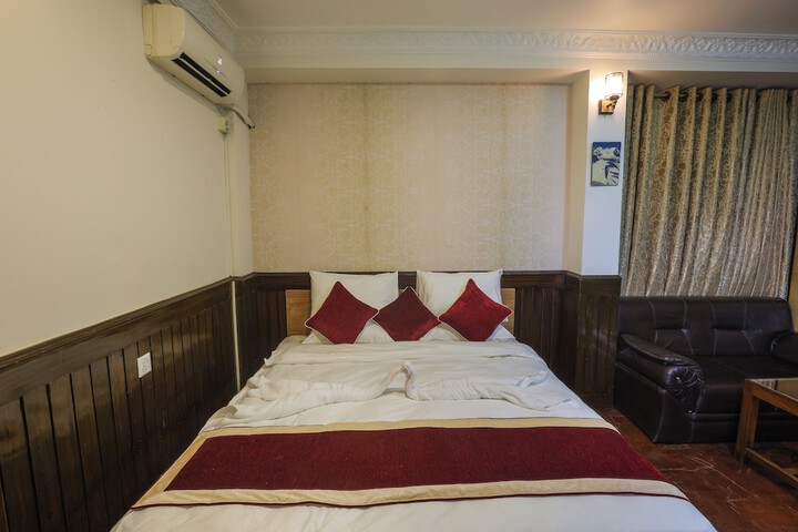 Room 3 of 35