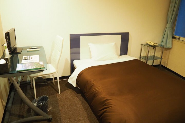 Room 28 of 46