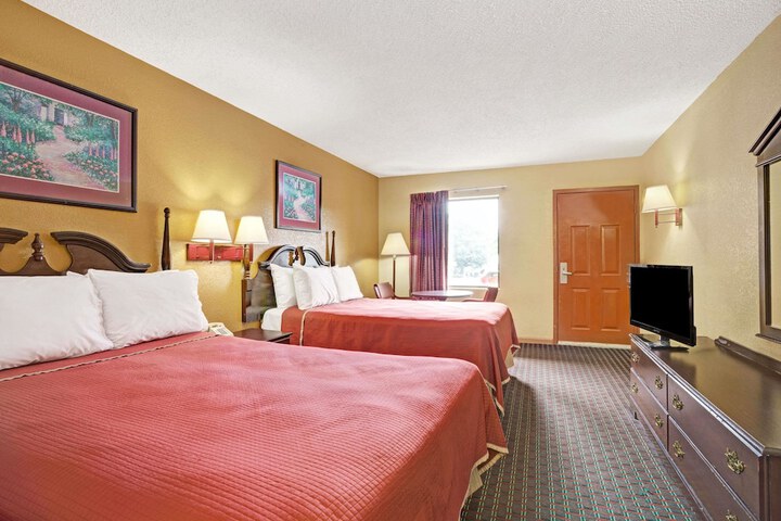 Double Accessible King Size Bed (5 of 8)
