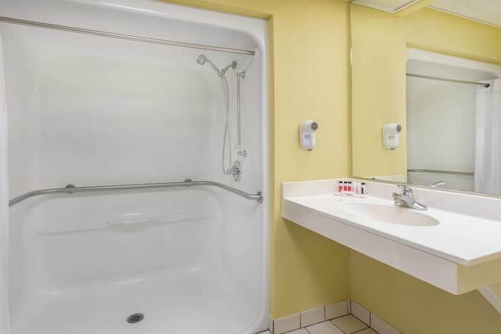 Room 16 of 21