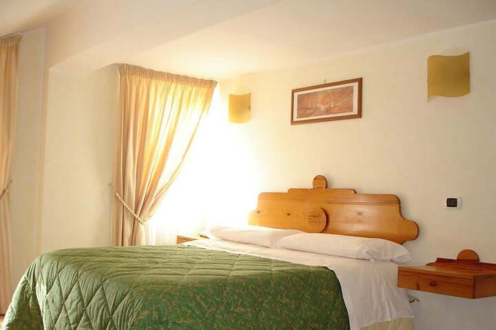 Room 12 of 14