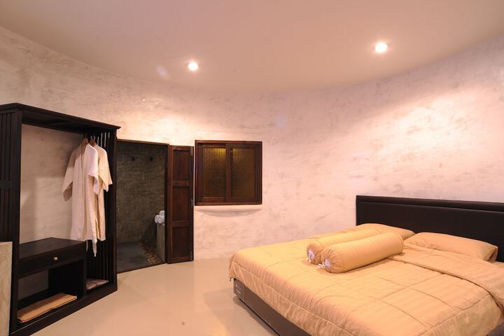 Room 8 of 46