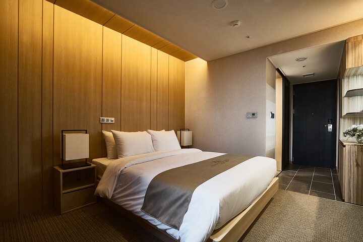 Room 10 of 95