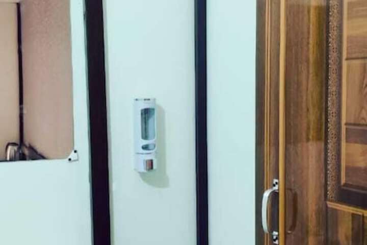 Room 16 of 30