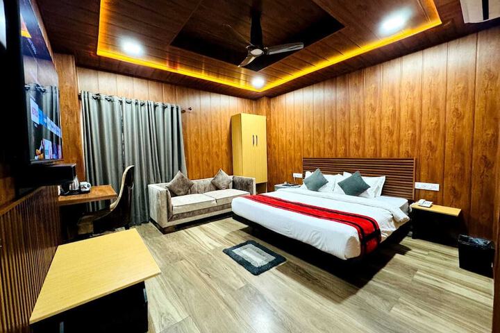 Room 2 of 9