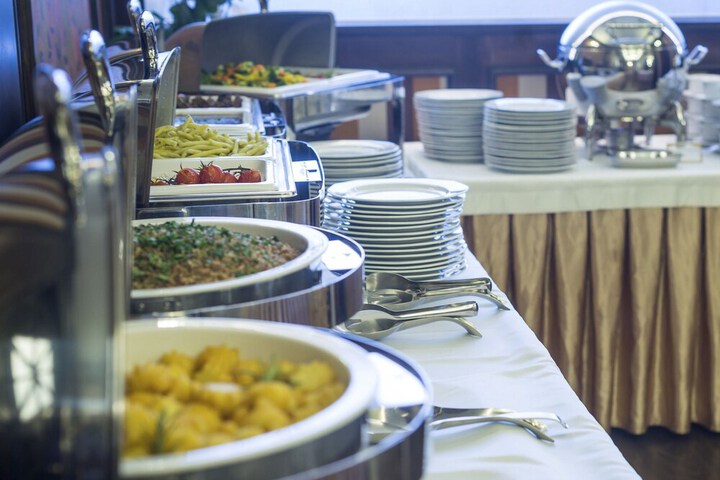Dining 47 of 58