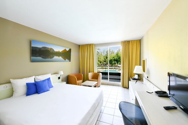 Room 4 of 46