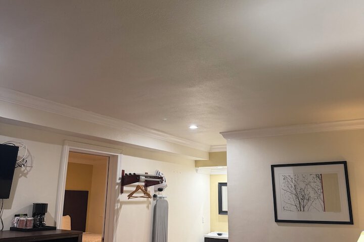 Room 35 of 59