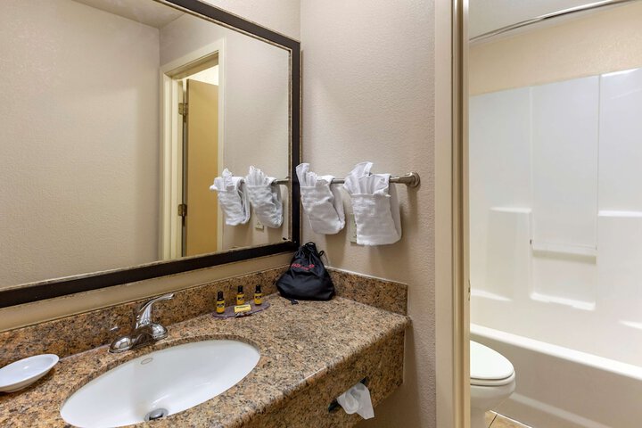 Room 32 of 45