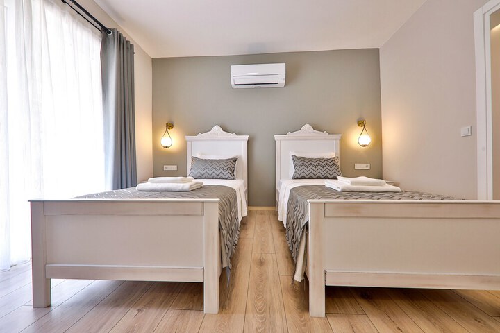 Room 7 of 23