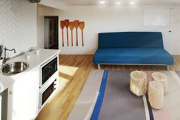 Room 8 of 16