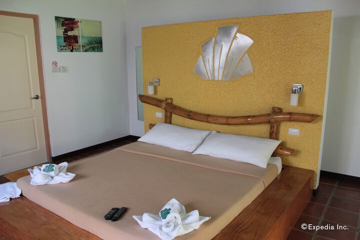 Room 6 of 34