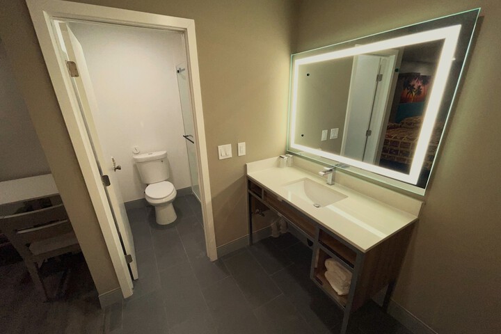 Room 12 of 20