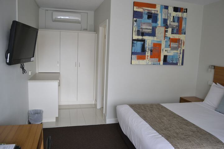 Room 11 of 79