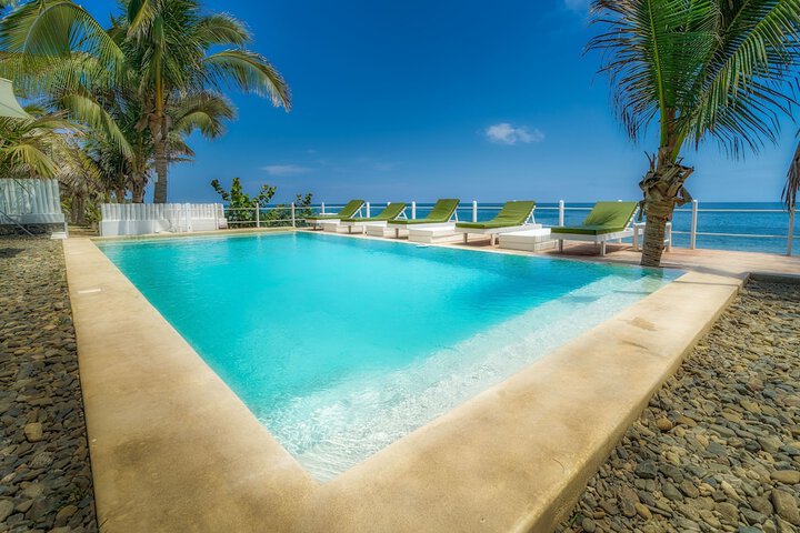 Pool 33 of 58