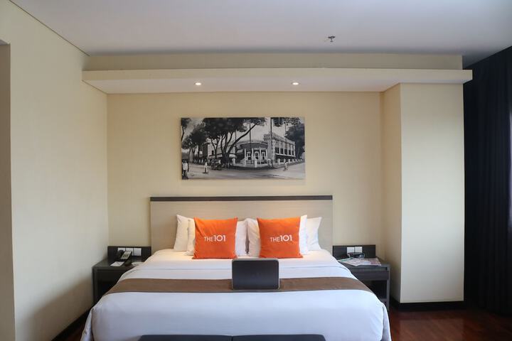 Room 8 of 88
