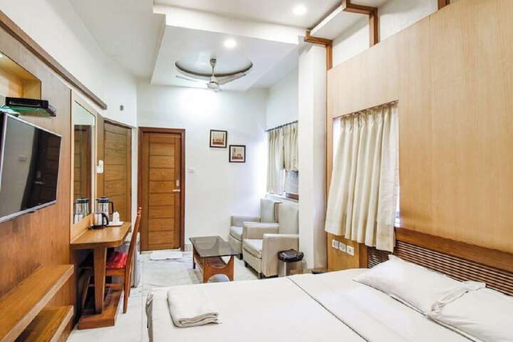 Room 12 of 19