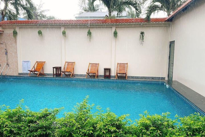 Pool Hotel