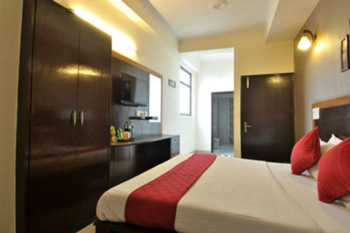 Room 5 of 27