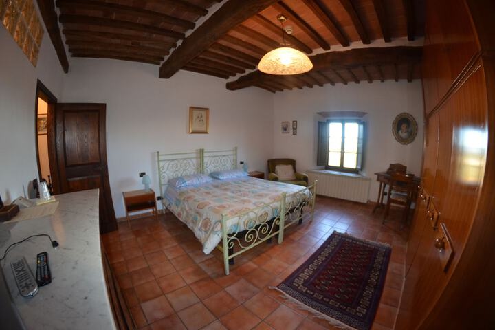 Room 3 of 85