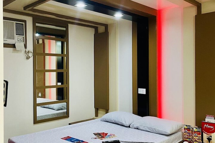 Room 8 of 24