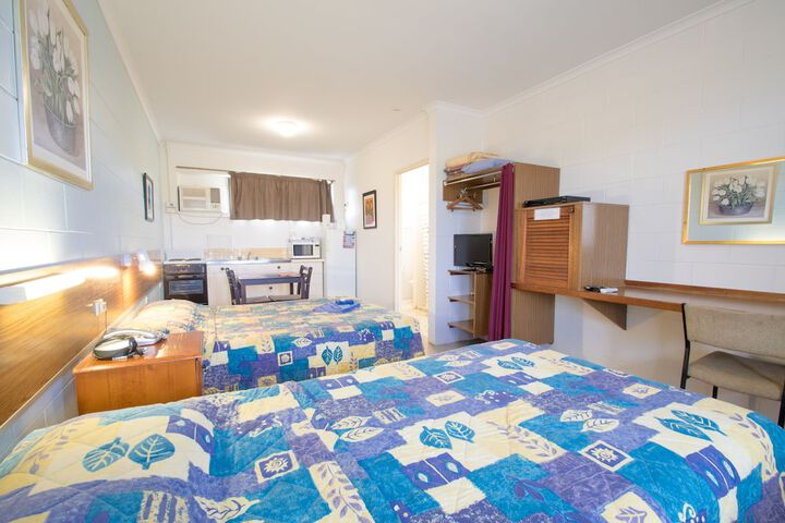 Room 7 of 27