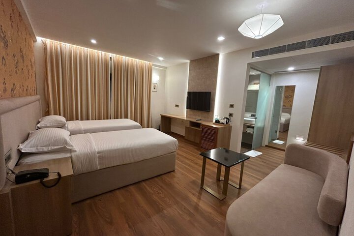 Room 17 of 43