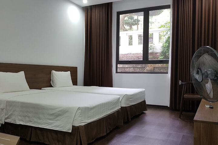 Room 15 of 48