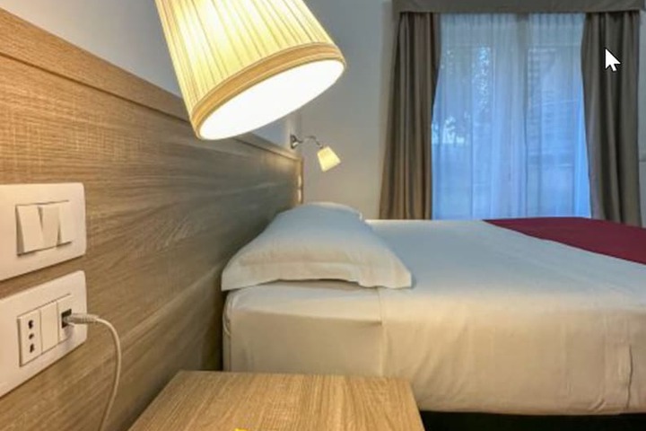Room 15 of 31