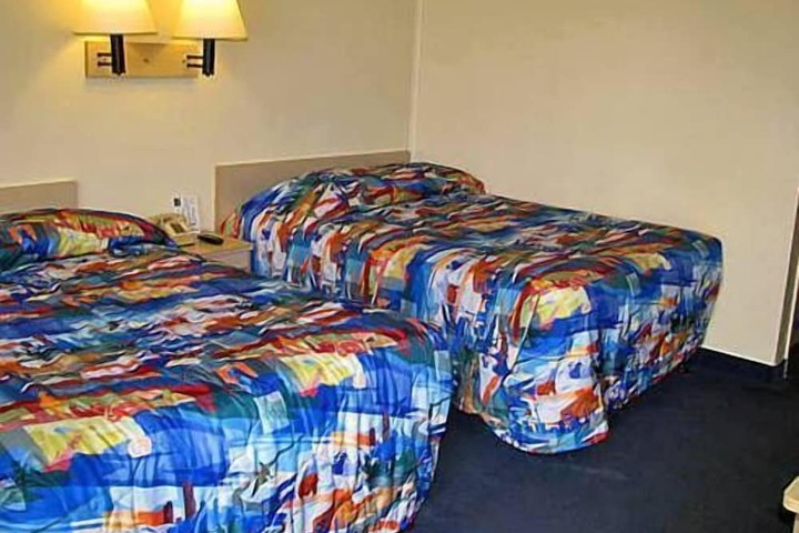 Room 5 of 37