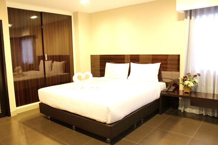 Room 10 of 63