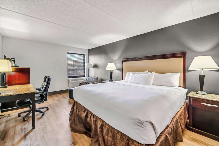 Room 34 of 79