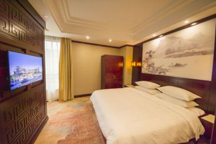 Room 10 of 29