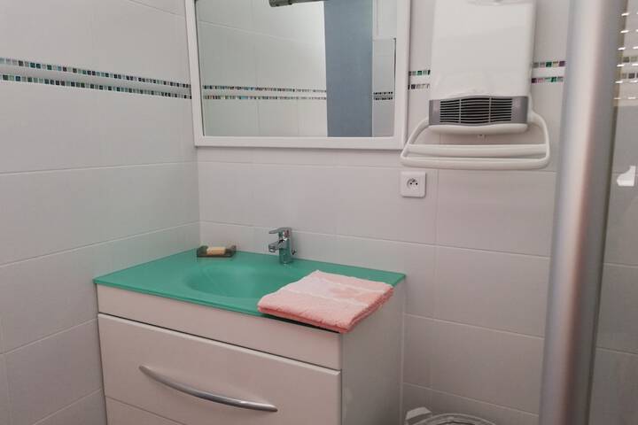 Room 19 of 37