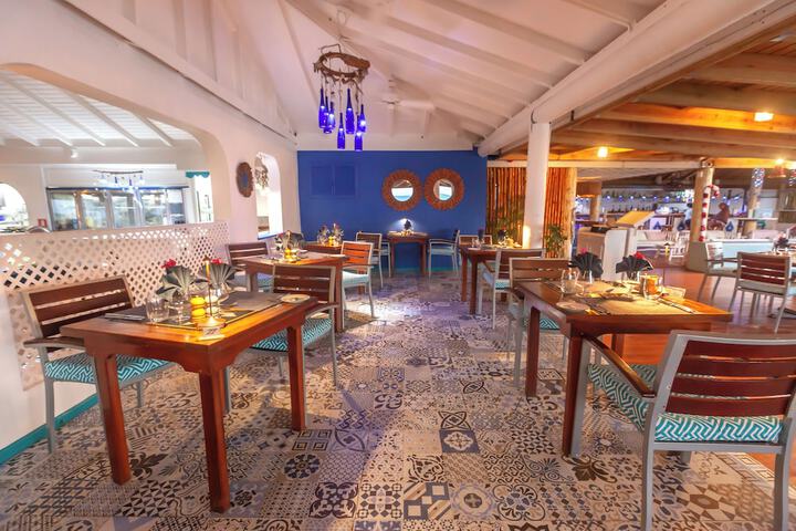Dining 86 of 141