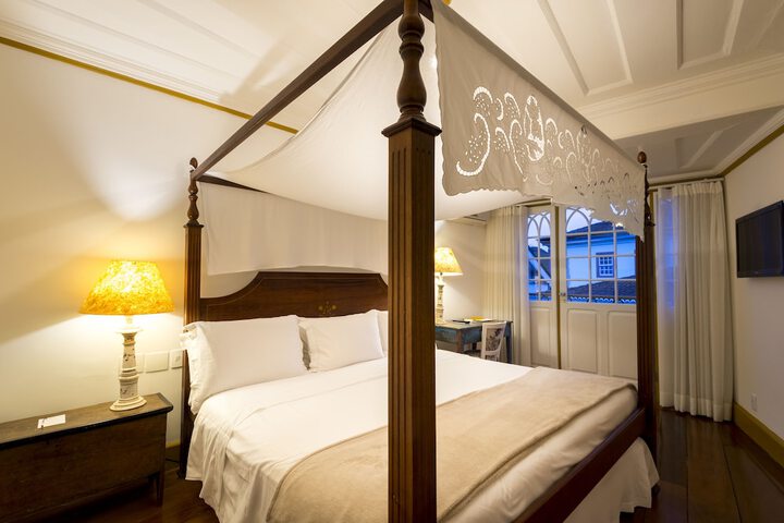 Room 27 of 96