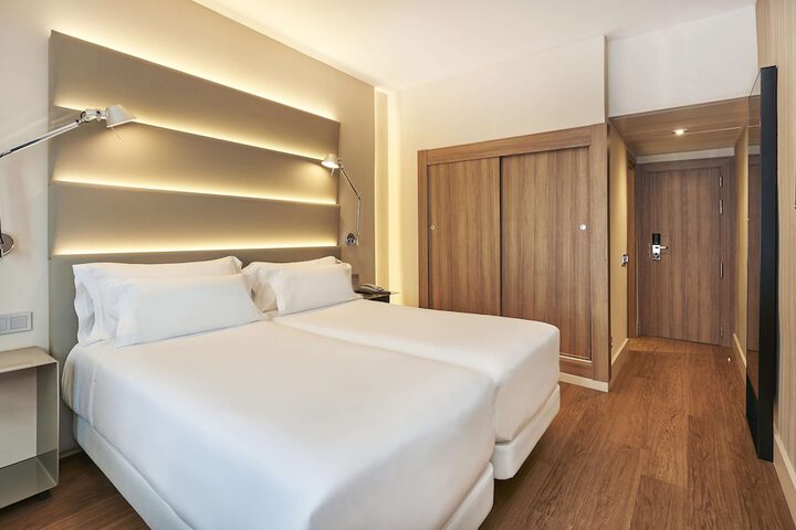 Room 36 of 70