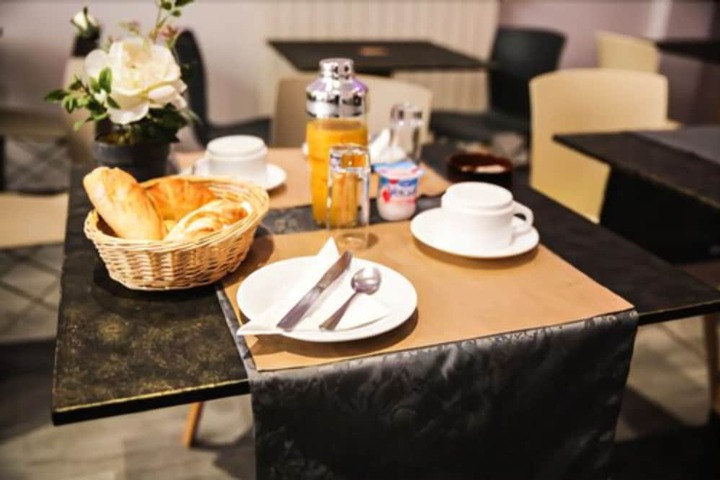 Breakfast/Coffee Service 35 of 48