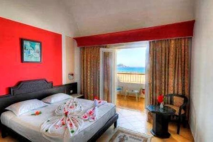 Room 3 of 17