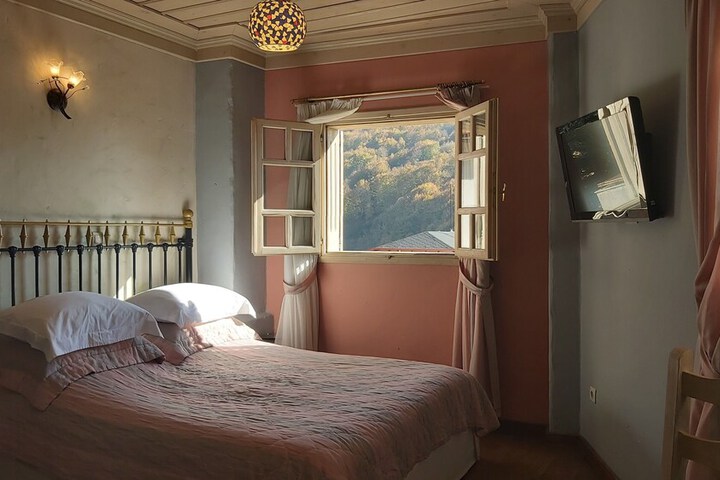 Room 38 of 446