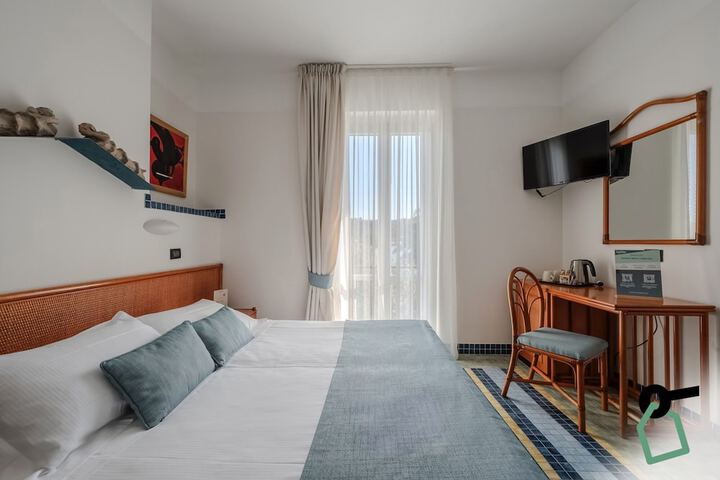 Room 16 of 66