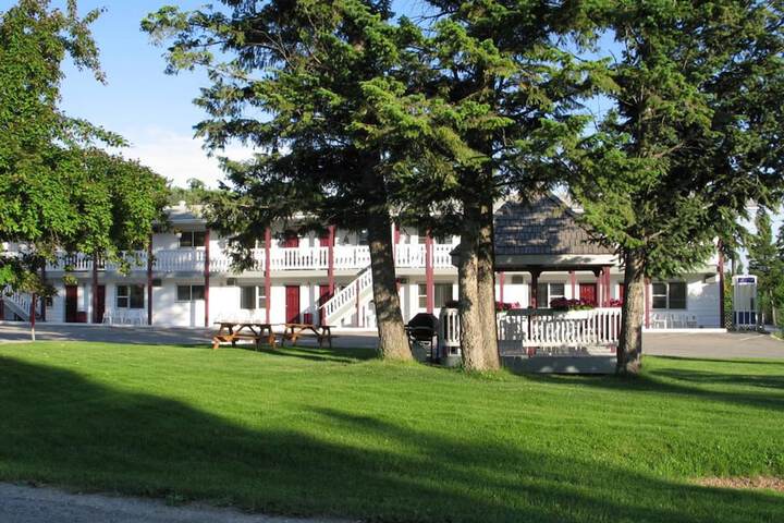 Mountain Springs Motel in Radium Hot Springs, BC