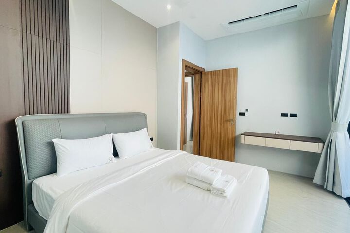 Room 72 of 107