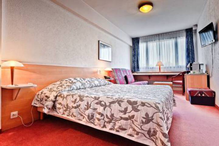 Room 1 of 5