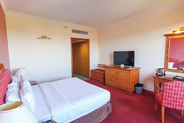 Room 5 of 65