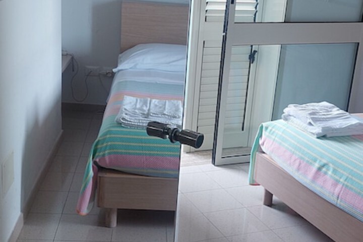 Room 19 of 64